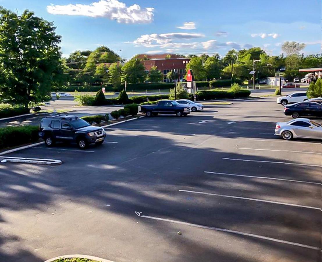 Oyo Hotel Edison Nj Route 1 ภายนอก รูปภาพ