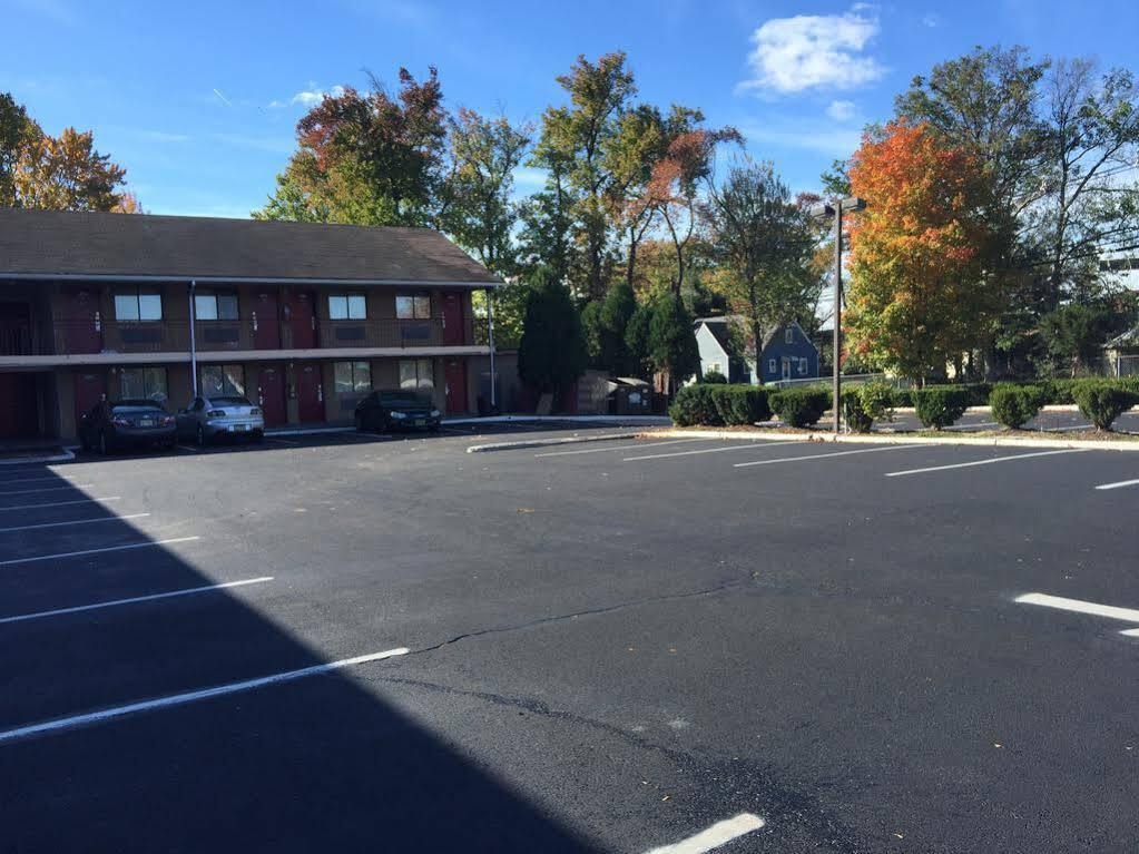 Oyo Hotel Edison Nj Route 1 ภายนอก รูปภาพ